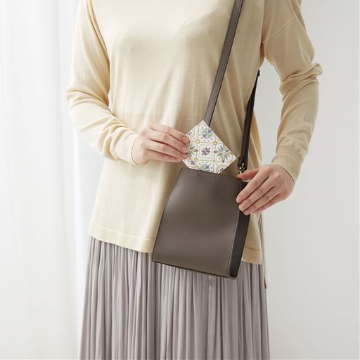 ミニバッグにも入るサイズで便利