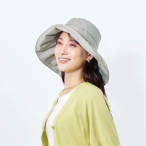 グレー<br>つばを上げて視界良好 ワイヤー入り