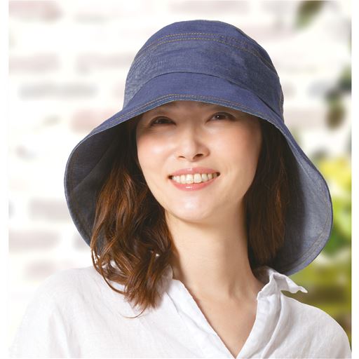 後ろつば長い<br>小顔効果も!