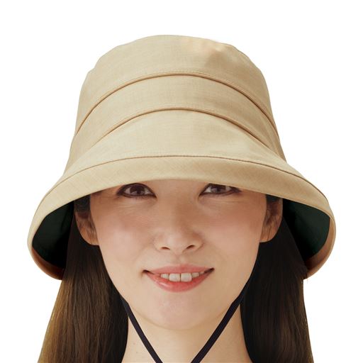 本品着用<br>折つばで小顔効果!