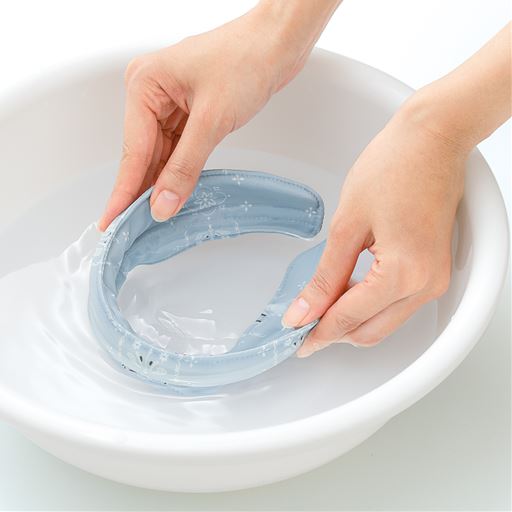 〈簡単2ステップ〉(1)水に濡らして絞る
