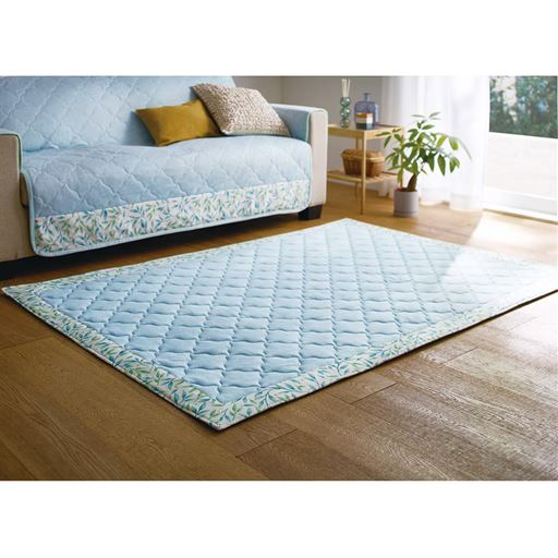ブルー 横185×縦130cm<br>※商品はラグです。ソファカバーはCT-724を使用しています。