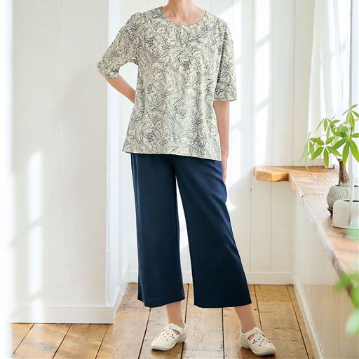 ネイビー