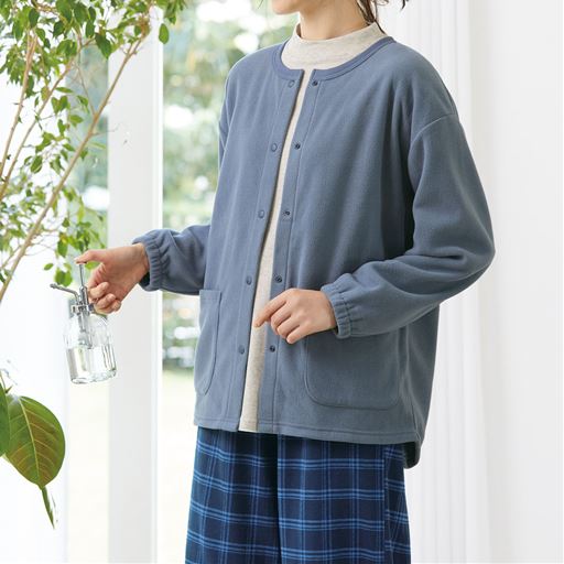 ブルーグレー(プルオーバー:NH-1206、パンツ:NW-1234)