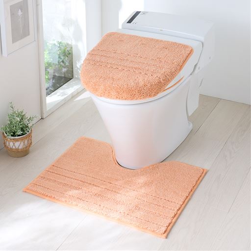 ピーチオレンジ<br>※商品はフタカバーです。トイレマットはCG-521を使用しています。