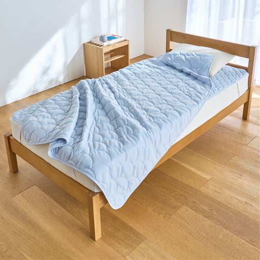 ブルー