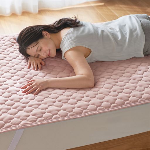 ピンク<br>わた入り寝具も早く乾くから毎日洗えて清潔! 汗をかいてもすぐにサラッ!