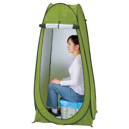 1人の空間を作り出せる! 緊急トイレテントです。<br>※トイレは付属しておりません。画像はイメージです。ご使用の際はロープやペグ、砂袋で固定してください