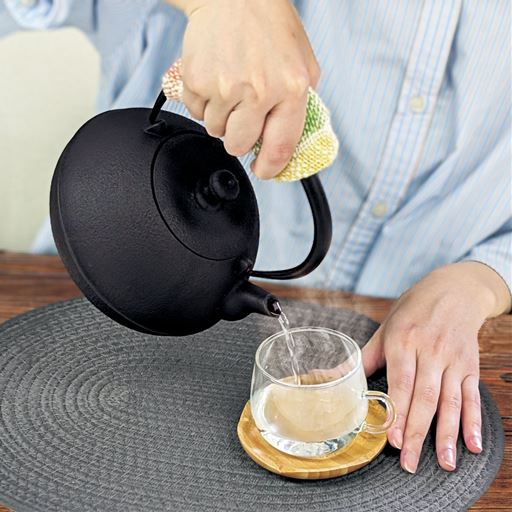 朝一杯の白湯で鉄分チャージ!<br>南部鉄器で調理をすると溶出した鉄は人体に吸収しやすい二価鉄となり、食品に溶け込みます。