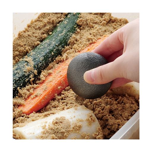 ぬか漬けの色付けなど、日々の料理の仕上がりを引 き立てる用途にも使用できます。