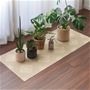ベージュ<br>植物の下に。