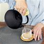 朝一杯の白湯で鉄分チャージ!<br>南部鉄器で調理をすると溶出した鉄は人体に吸収しやすい二価鉄となり、食品に溶け込みます。