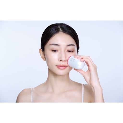 頬に