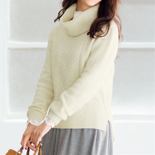 フロントケーブルオフタートルニット セシール Cecile