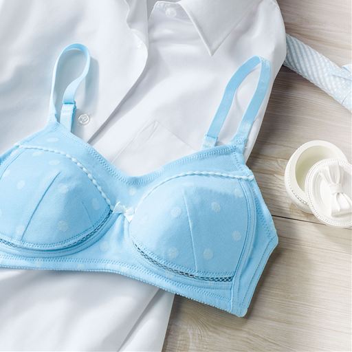 スィートブルー(ドット柄)<br><br>制服の下にも合わせやすいデザンが人気