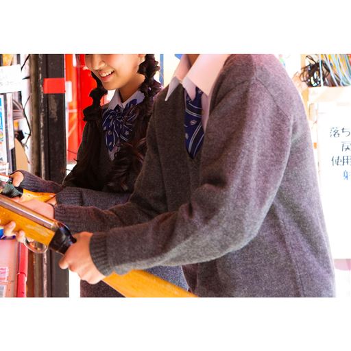 同じ柄のネクタイ(TB-552)もあるのでお揃いにできる♪<br><br>(左)ネイビー系<br>コーディネート例