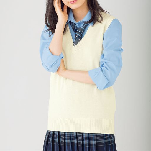 オフホワイト<br>モデル身長:164cm<br>コーディネート例