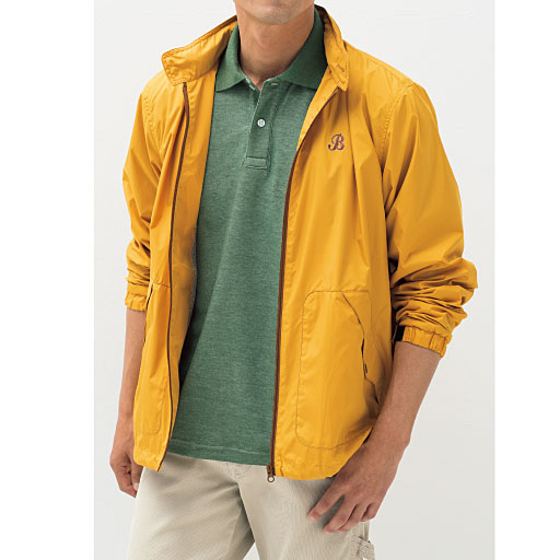 ディープグリーン着用例<br>ブルゾンを合わせれば、アクティブ感漂うアウトドアな雰囲気に