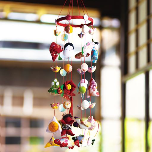 頒布 飛騨古川から届いた福を願うつるし飾り セシール Cecile