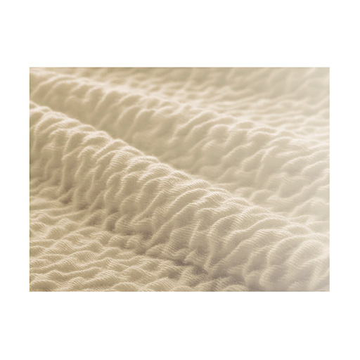 生地UP<br><br>凸凹のある生地が空気を含んであたたかさをキープします。