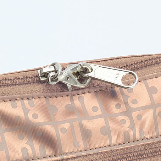 老舗ヤマト屋のダブルファスナーショルダーバッグ セシール Cecile