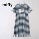 チャコールグレー