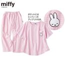 ピンク