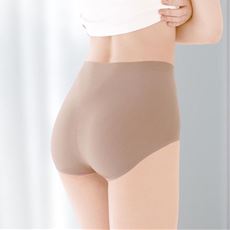 すべてを心地よく包み込むハイストレッチショーツ(はきこみ丈深め)