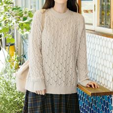透かし編みニットプルオーバー