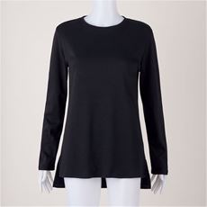 かさばらないのにあたたかいクルーネック長袖Tシャツ