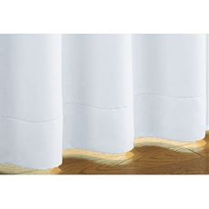 窓を包む白度の高いマシュマロタッチの1級遮光カーテン