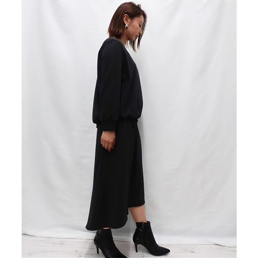 50%OFF【レディース】 裏起毛セットアップ(プルオーバー&スカート) - セシール ■カラー：ブラック ■サイズ：M,L