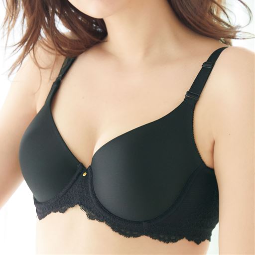 【レディース大きいサイズ】 モールドカップブラジャー(ワイヤー入り・フルカップ) ■カラー：ブラック ■サイズ：E100, B90, B95, B100, C85, C90, C95, C100, D85, D90, D95, D100, E85, E90, E95, F100, F95, F85, F90