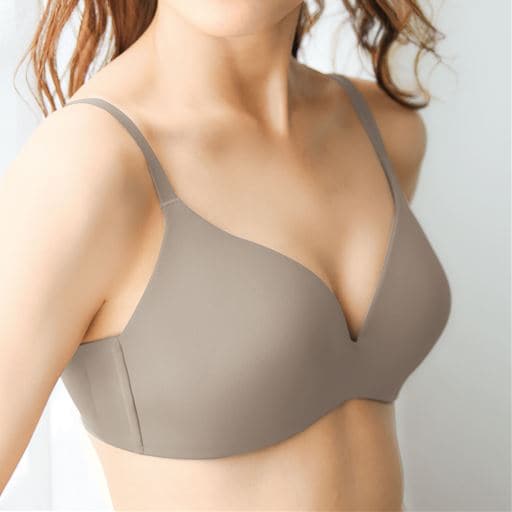 10%OFF【レディース】 スキっとワイヤレスブラ(1枚ですっきり着られるノンワイヤーブラ)(ノンワイヤー・3/4モールドカップ)(サードウェーブブラ) - セシール ■カラー：グレージュ ■サイズ：A80, A85, B70, B75, B80, B85, C70, C80, C85, D70, D75, D80, D85, A70, A75