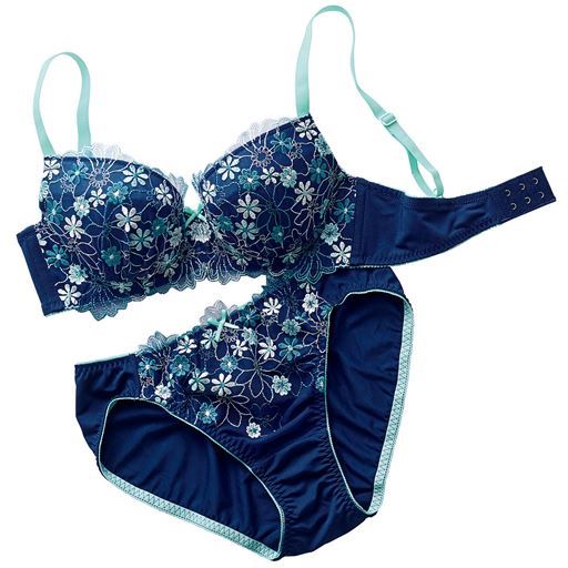 30%OFF【レディース】 ブラジャー&ショーツペア(花刺しゅうレース)(ソフトワイヤー入り・3/4カップ) - セシール ■カラー：ネイビーブルー ■サイズ：E70M, E80L, A70M, A80L, B70M, B75M, B75L, B80L, C65M, C75M, D65M, D75L, D80L