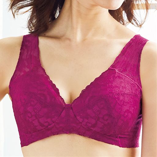 69%OFF【レディース】 大人のための華やかレーシーなワイヤーなしブラ(ノンワイヤー・フルカップ) - セシール ■カラー：ガーネット ■サイズ：A70