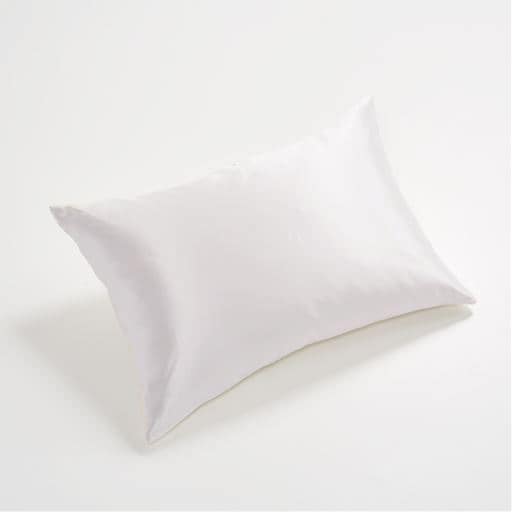 ＜セシール＞ シルク100%枕カバー - セシール ■カラー：シルクベージュ ■サイズ：L(63×43cm)