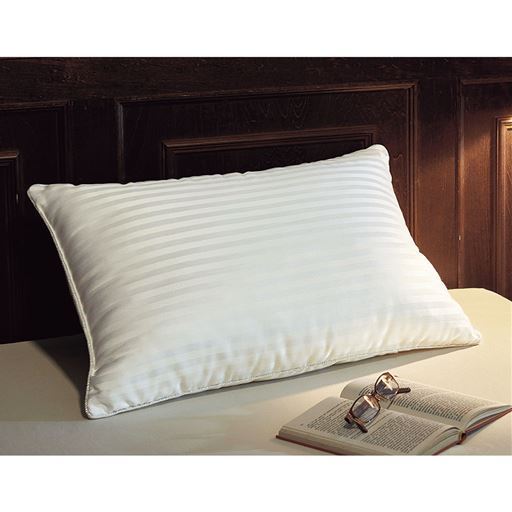ホテル感覚の洗える枕 ■サイズ：LL(70×50×高さ約15cm),L(63×43×高さ約15cm)と題した写真