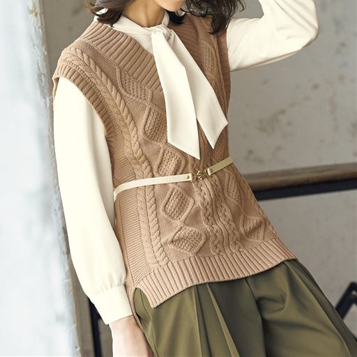 50%OFF【レディース】 ベルト付きVネックニットベスト - セシール ■カラー：グレージュ ■サイズ：M-L,LL-3L