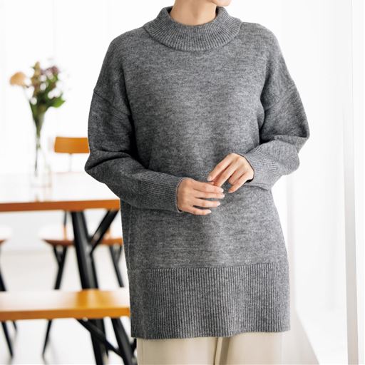 【レディース】 バックスリットハイネックプルオーバー ■カラー：グレー ■サイズ：M,L,LL,3L