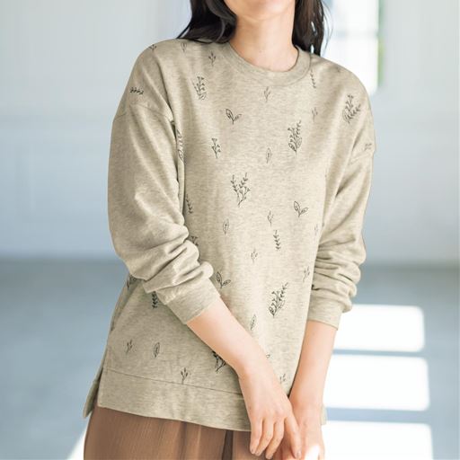 【レディース】 プリントトレーナー ■カラー：オートミール ■サイズ：M,L,LL,3L,4L,5L,6L,S
