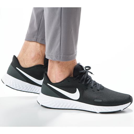 【メンズ】 ナイキメンズレボリューション5(NIKE) - セシール ■カラー：ブラック ■サイズ：25.5cm,26cm,26.5cm,27cm,28cm