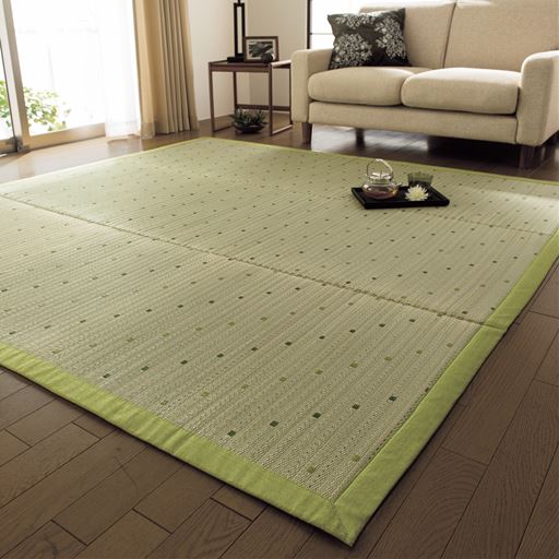 コンパクト収納タイプい草センターラグ ■カラー：グリーン ブラウン ■サイズ：250×200cm,200×200cm,200×133cmの商品画像