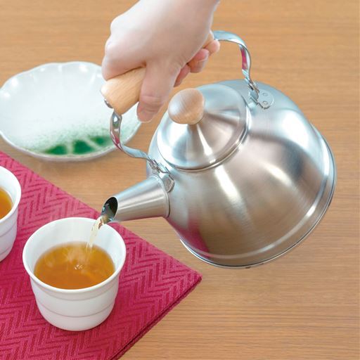千歳 木柄ケトル - セシール ■サイズ:A(1.5L),B(2.5L) 千歳 木柄ケトル - セシール ■サイズ:A(1.5L),B(2.5L)