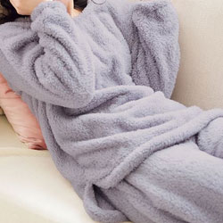 部屋着でどこまで外に出れる おしゃれなルームウェア選びとコーデのコツ セシール Cecile