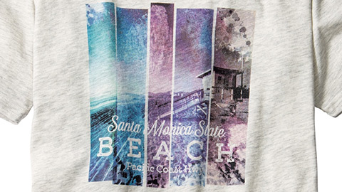 表面変化素材プリントTシャツ