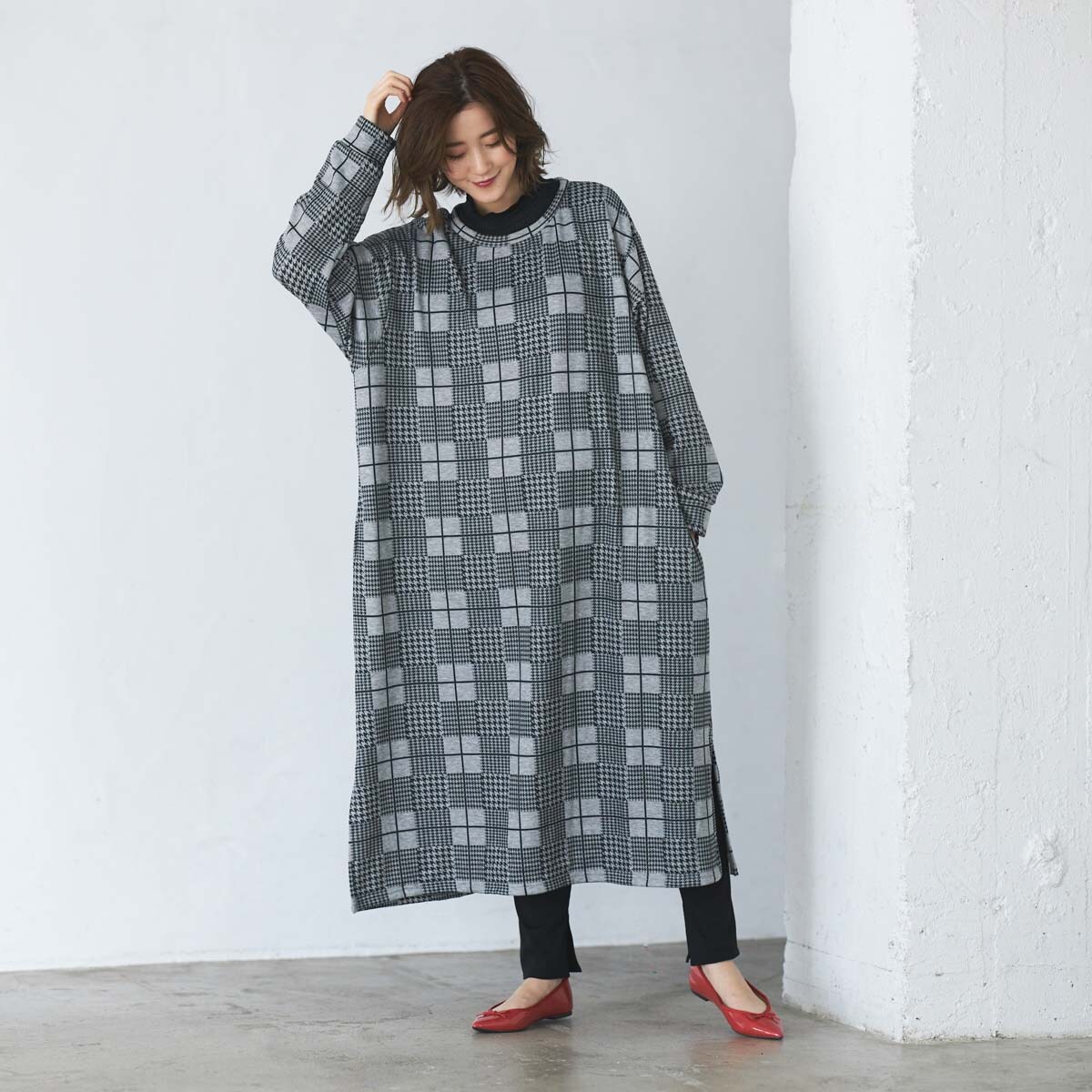 Net限定 裏シャギー 脇スリット Iラインワンピース セシール Cecile