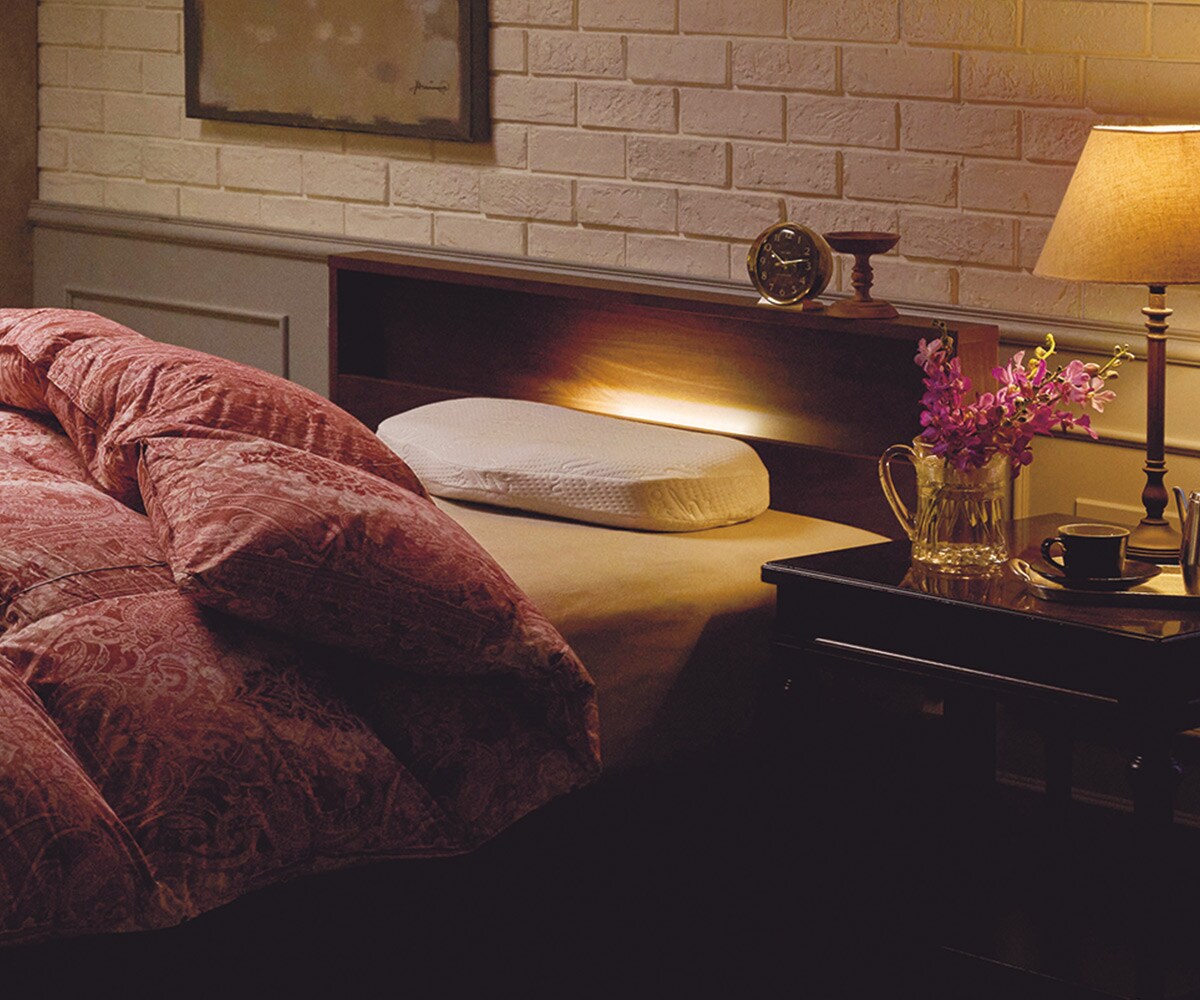 首と肩に寄りそう枕 - 寝具の通販ならセシール(cecile)