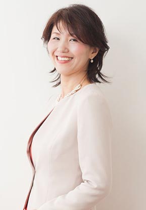 一般社団法人骨格スタイル協会認定講師/AFT1級カラーリスト/中井美香