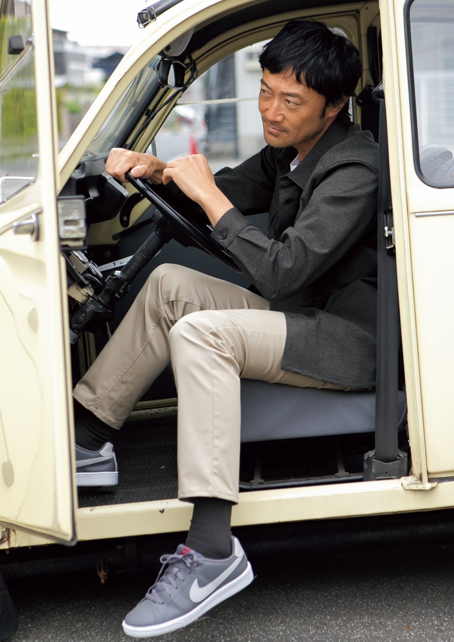 ショート丈だから車に乗る時にも扱いやすい!便利なシャツジャケット